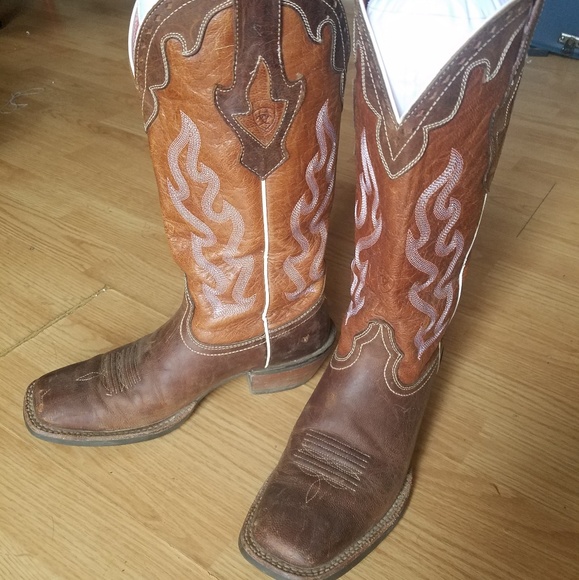 Ariat Shoes - Ariat Crossfire Caliente Boots 🔥🔥